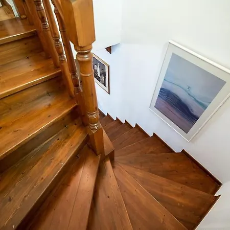 Vila μariza's Escape